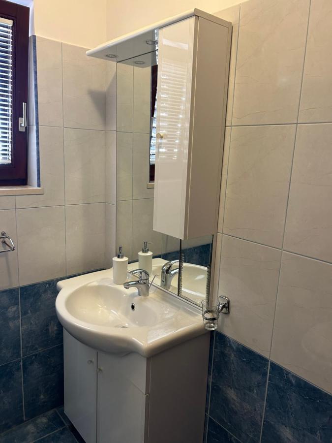 Apartmani Baki Podstrana Exterior photo