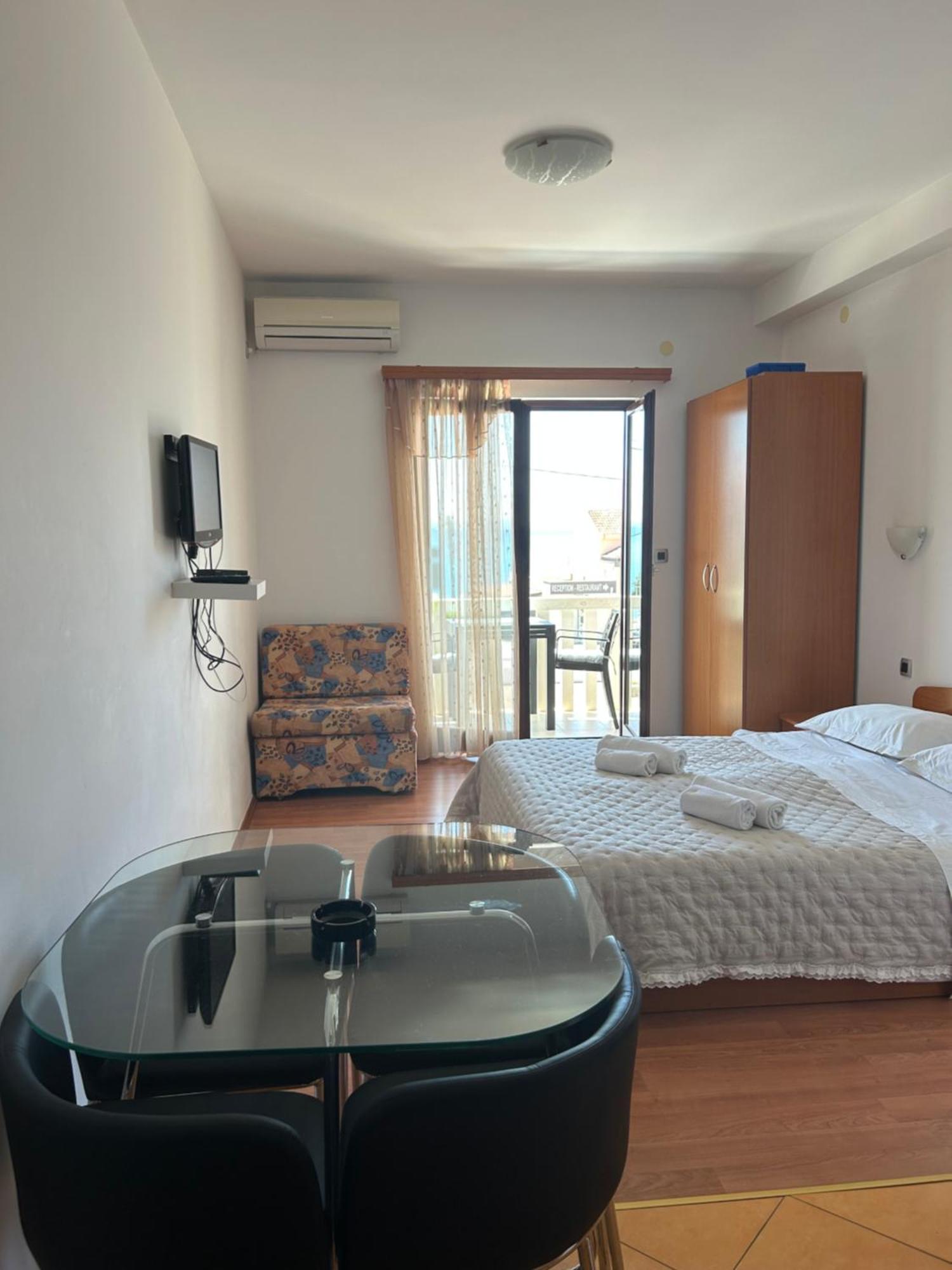 Apartmani Baki Podstrana Exterior photo